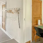 Casa vacanze Cozy In With Kitchen *