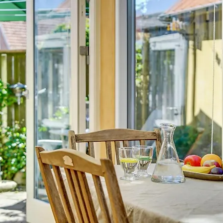 Cozy In With Kitchen Stubbekobing
